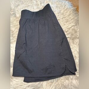 The North Face Women’s XL, black skort.